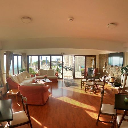 Hotel Isaraiko Spiti Agia Theodora Isaris Ngoại thất bức ảnh