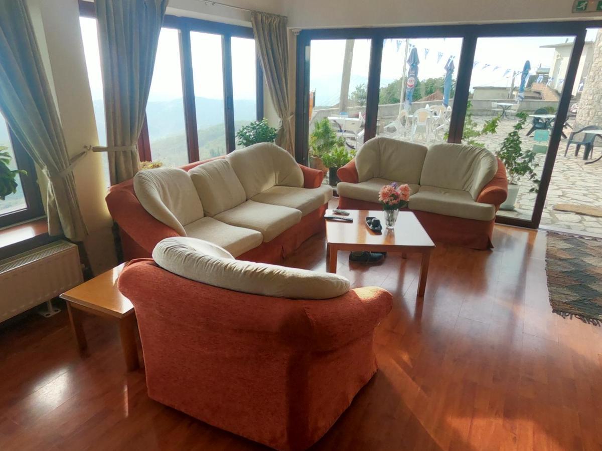 Hotel Isaraiko Spiti Agia Theodora Isaris Ngoại thất bức ảnh