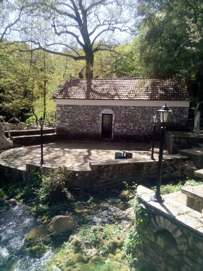 Hotel Isaraiko Spiti Agia Theodora Isaris Ngoại thất bức ảnh