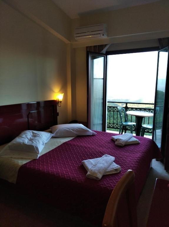 Hotel Isaraiko Spiti Agia Theodora Isaris Ngoại thất bức ảnh