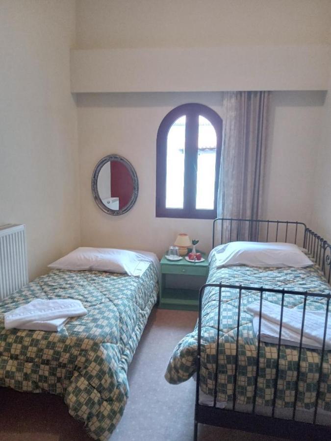 Hotel Isaraiko Spiti Agia Theodora Isaris Ngoại thất bức ảnh